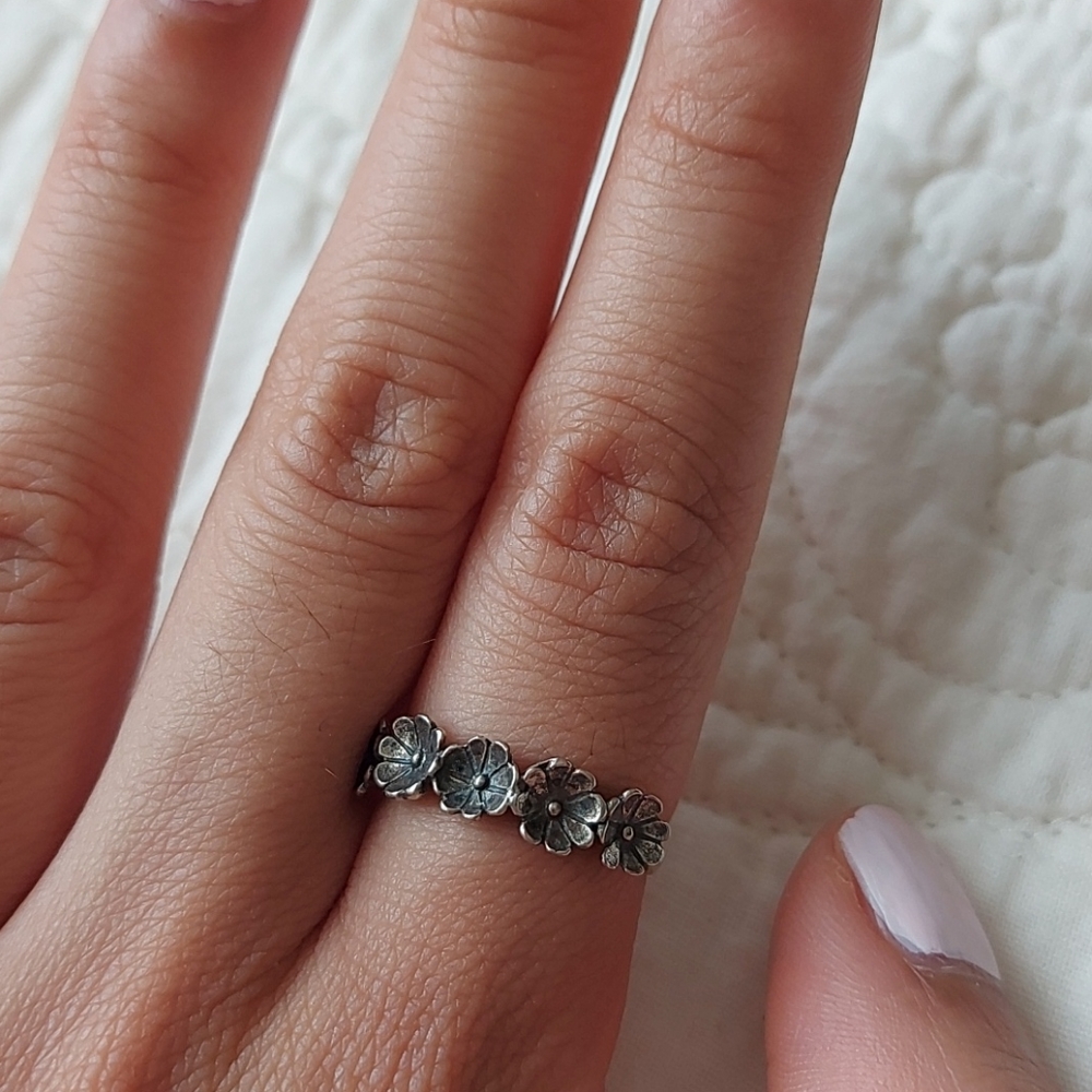 Sterling silver floral ring - Picture 2 of 3